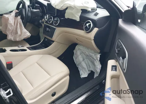 2014 Mercedes-Benz Cla 250 z USA, uszkodzony, nr VIN WDDSJ4EB6EN111093